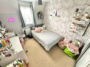 Bedroom- click for photo gallery